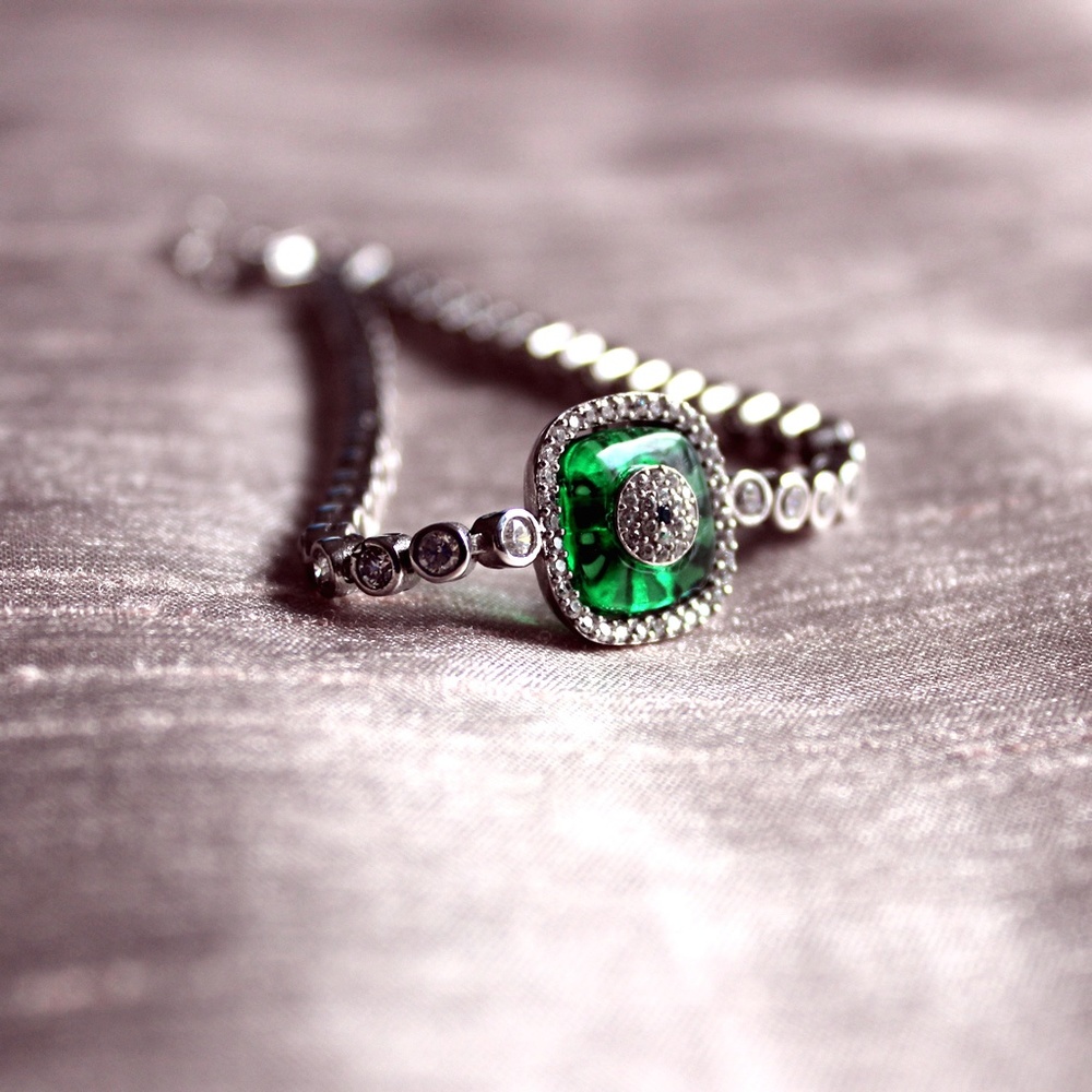 BRILLIANT SQUARE GREEN PENDANT BRACELET